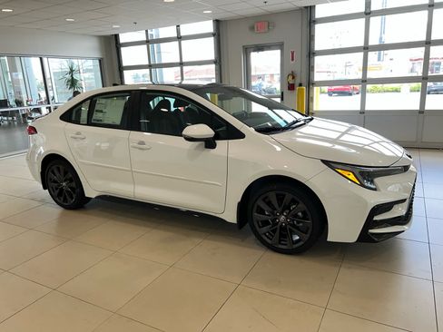 New 2026 Toyota Corolla SE w/ SE Package FWD image 1