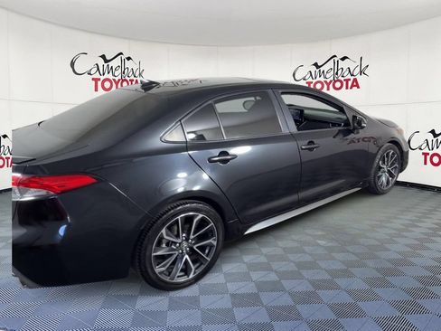 Used 2022 Toyota Corolla SE FWD image 2