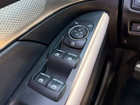 Used 2018 Ford Explorer XLT w/ Equipment Group 201A AWD/4WD image 24