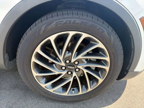 Used 2019 Lincoln Nautilus Reserve FWD image 4