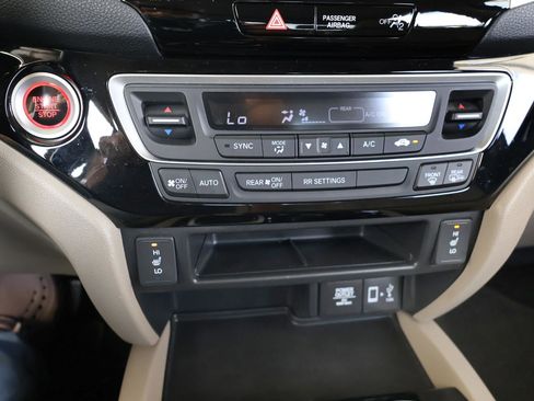 Used 2017 Honda Ridgeline RTL-E image 48