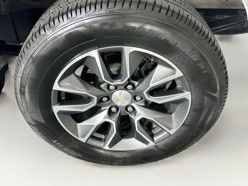 Used 2024 Chevrolet Silverado 1500 LT AWD/4WD image 11