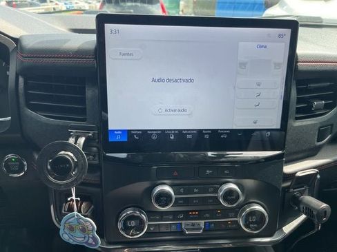 Used 2022 Ford Expedition Limited image 16