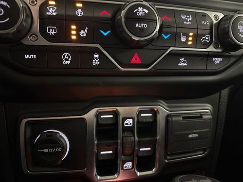 Used 2021 Jeep Wrangler Unlimited Sahara w/ Uconnect 4C Nav & Sound Group image 46