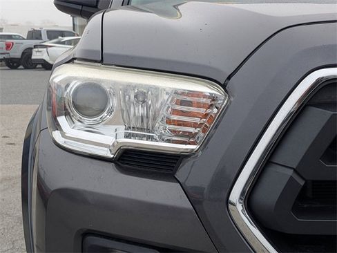 Used 2020 Toyota Tacoma SR5 image 9