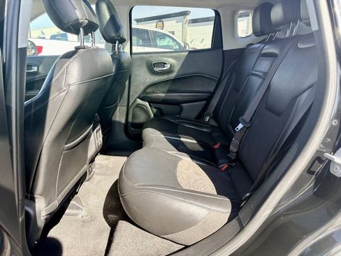 Used 2019 Jeep Compass Latitude w/ Popular Equipment Group AWD/4WD image 23
