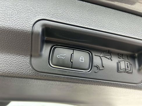 Used 2025 Ford Explorer Active w/ Active Comfort Package RWD image 15