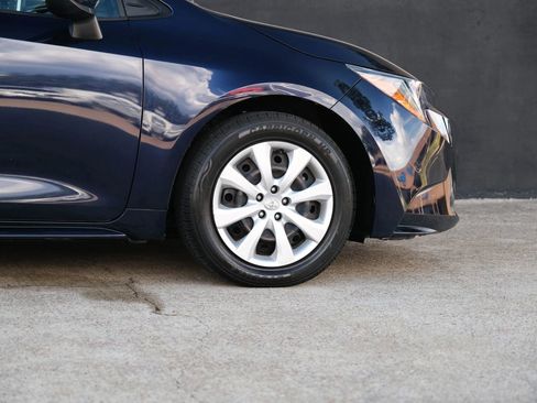 Used 2021 Toyota Corolla LE image 13