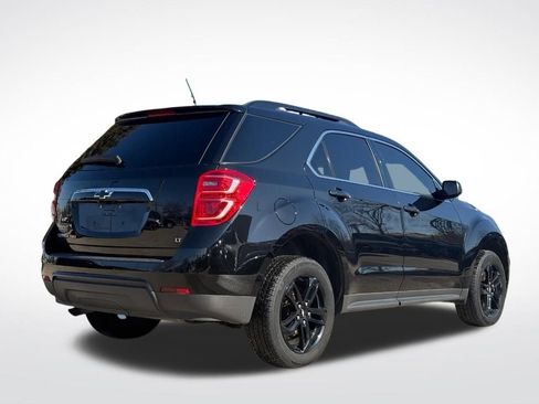Used 2017 Chevrolet Equinox LT image 3