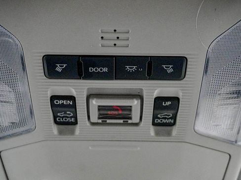 Used 2024 Toyota RAV4 XLE Premium image 27