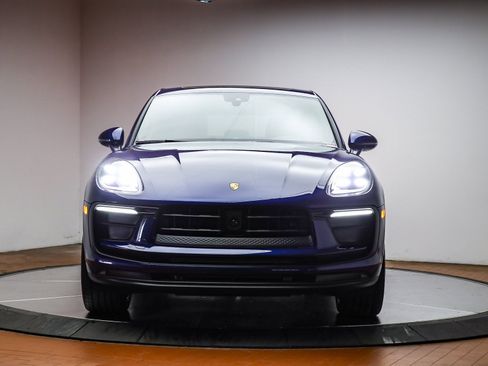 Used 2025 Porsche Macan image 13