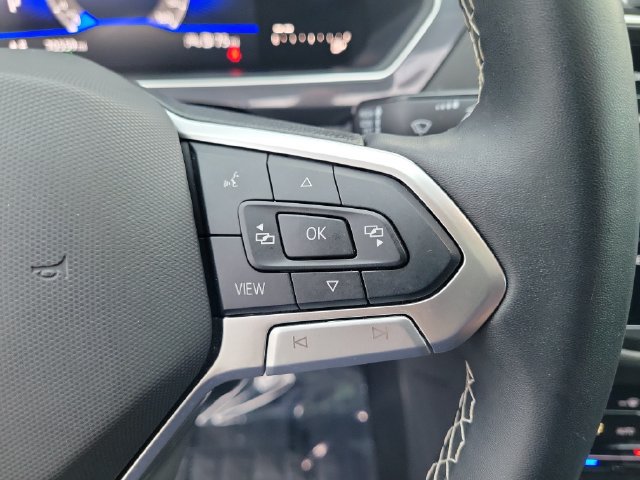 Used 2024 Volkswagen Tiguan SE w/ Panoramic Sunroof Package FWD image 22