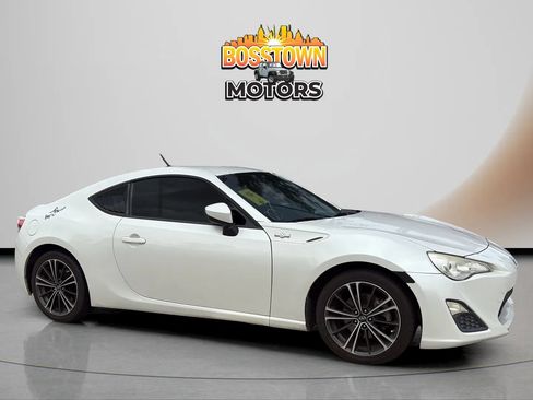 Used 2013 Scion FR-S RWD image 10