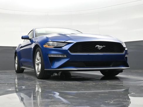 Used 2022 Ford Mustang Coupe RWD image 26