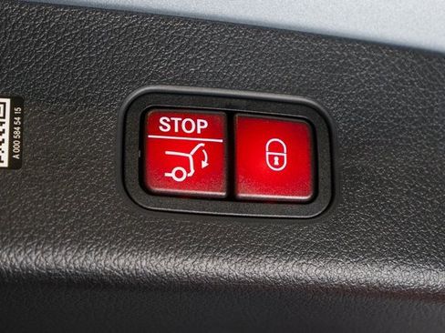 New 2026 Mercedes-Benz GLC 300 4MATIC image 33