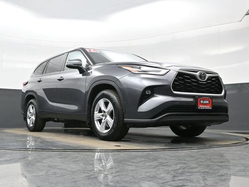 Used 2024 Toyota Highlander LE image 26