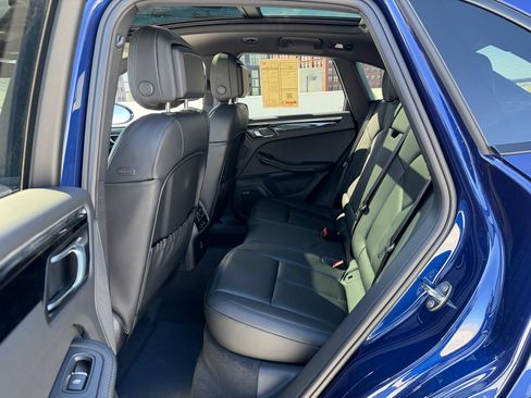 Used 2026 Porsche Macan AWD/4WD image 22