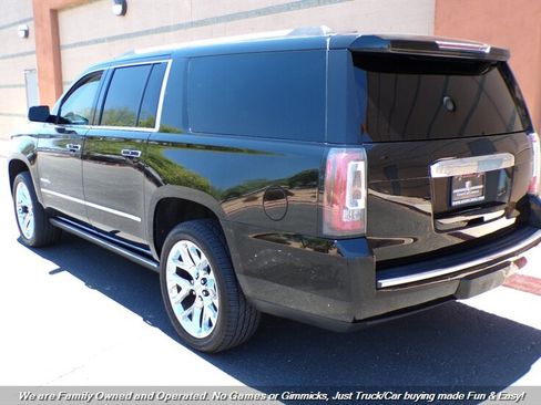 Used 2019 GMC Yukon XL Denali w/ Denali Ultimate Package AWD/4WD image 6