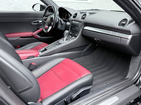 Used 2018 Porsche 718 Cayman RWD image 37