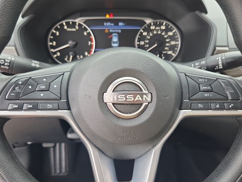 Used 2025 Nissan Altima 2.5 SV FWD image 22