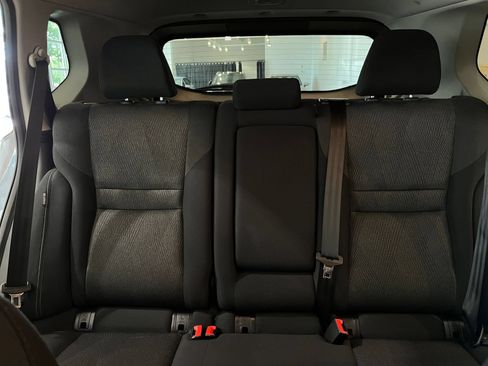 Used 2025 Nissan Rogue SV FWD image 38