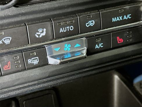 Used 2023 Ford Bronco Wildtrak image 21