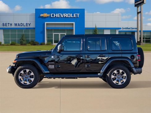 Used 2018 Jeep Wrangler Unlimited Sahara image 4