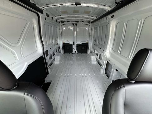 New 2026 Ford Transit 250 148 Medium Roof RWD image 7