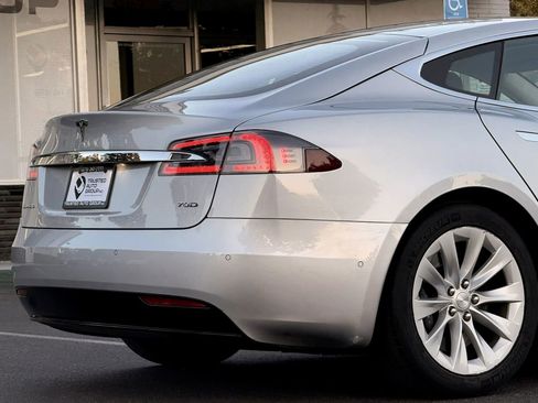 Used 2016 Tesla Model S 70D AWD/4WD image 9