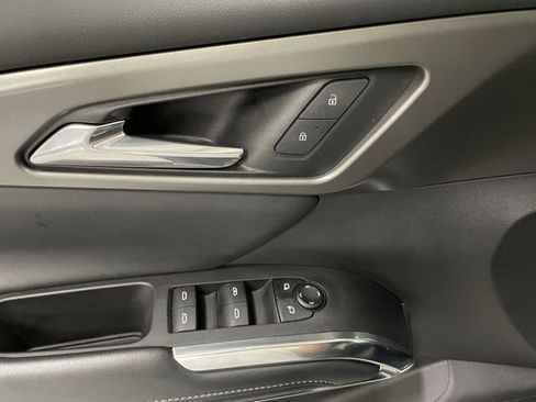 Certified 2025 Chevrolet Traverse LT image 23