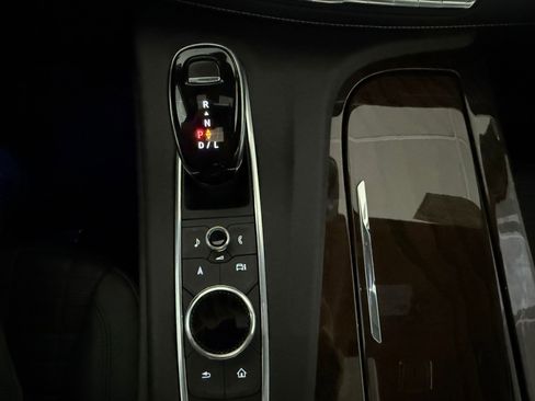 Used 2022 Cadillac Escalade Sport Platinum AWD/4WD image 16