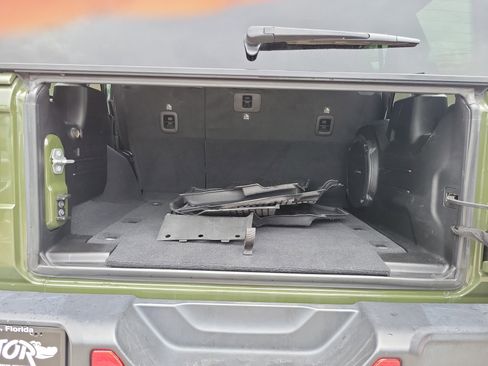 Used 2021 Jeep Wrangler Unlimited Sahara image 7