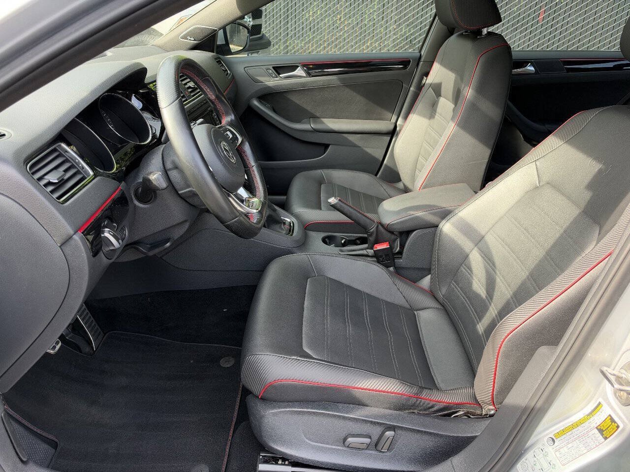 Used 2015 Volkswagen Jetta GLI SE FWD image 8