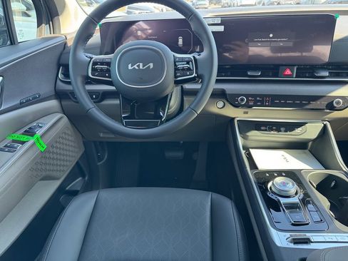 New 2026 Kia Carnival SX image 11