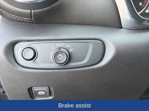 Used 2022 Chevrolet Blazer LT FWD image 13