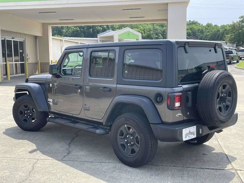 Used 2018 Jeep Wrangler Unlimited Sport AWD/4WD image 5