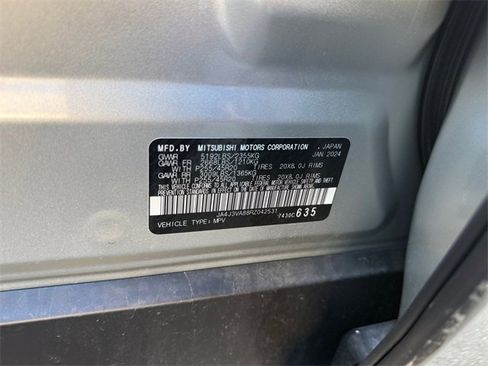 Used 2024 Mitsubishi Outlander SE image 35