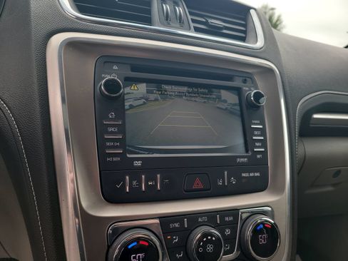 Used 2015 GMC Acadia Denali AWD/4WD image 19