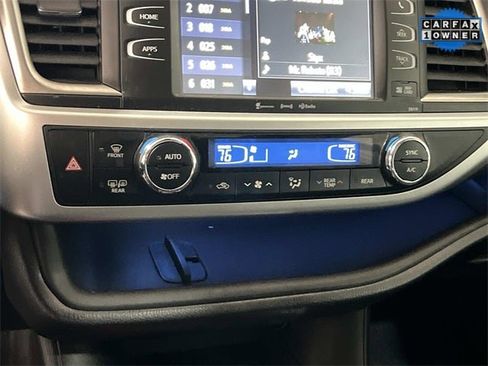 Used 2017 Toyota Highlander SE image 33