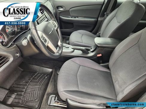 Used 2012 Chrysler 200 Touring FWD image 16
