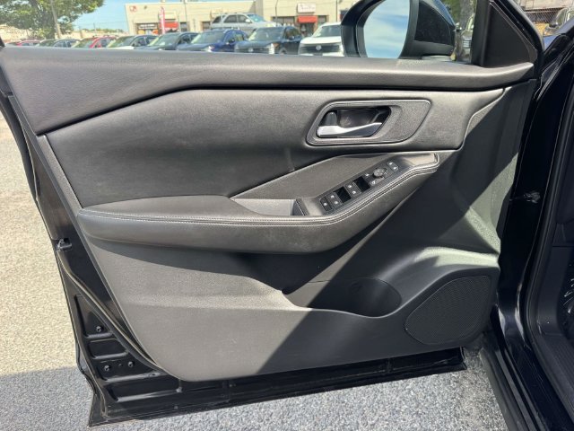 Used 2024 Nissan Rogue SV AWD/4WD image 13