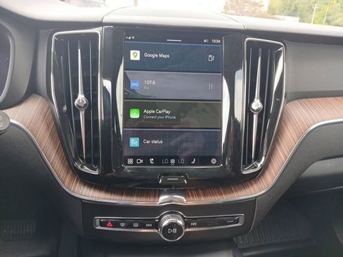 Used 2022 Volvo XC60 B5 Momentum w/ Advanced Package image 18