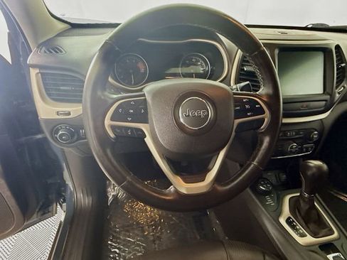 Used 2016 Jeep Cherokee Trailhawk w/ Comfort/Convenience Group image 11