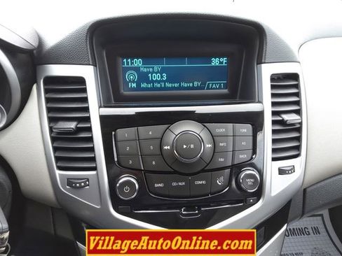 Used 2014 Chevrolet Cruze LT image 38