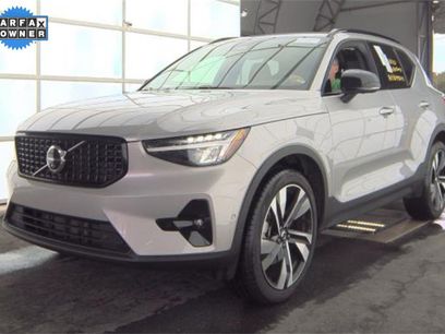 Used 2025 Volvo XC40 B5 Plus