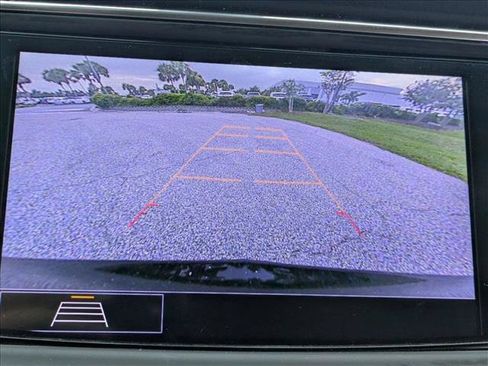 Used 2020 Buick Enclave Essence w/ Sound and Sites Package FWD image 10
