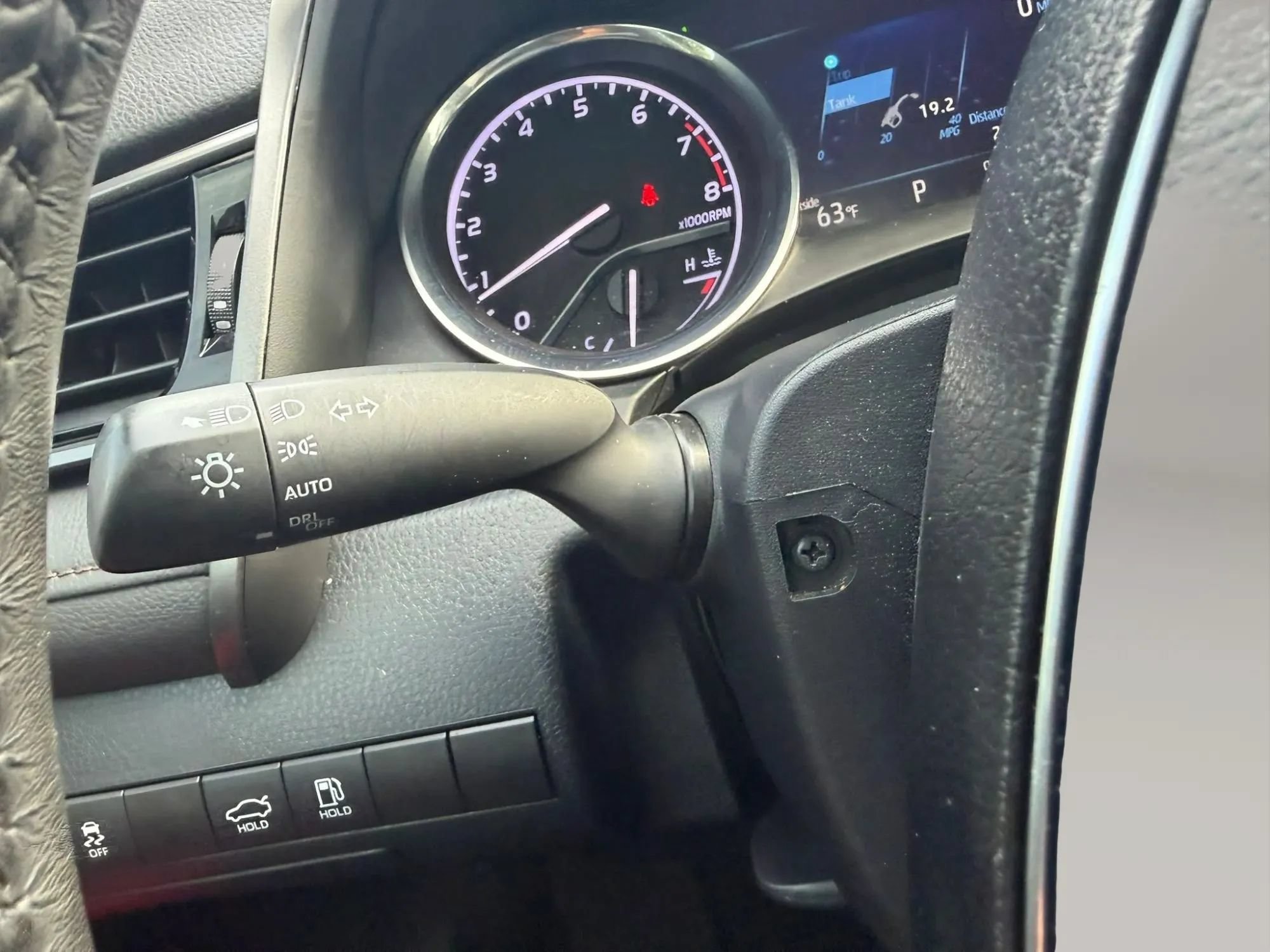 Used 2020 Toyota Camry XLE w/ Navigation Package FWD image 16