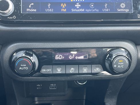 Used 2021 Nissan Kicks SR image 13