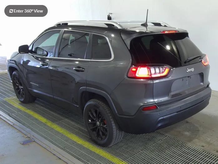 Used 2020 Jeep Cherokee Latitude Plus w/ Comfort/Convenience Group FWD image 3