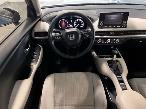 Used 2023 Honda HR-V LX image 18